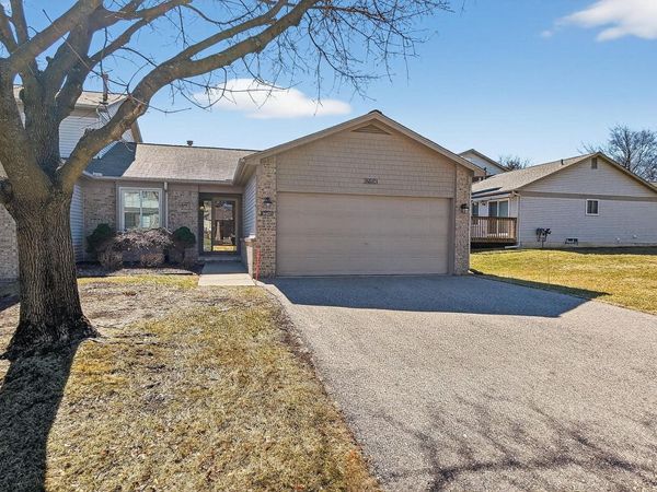 36603 Deerhurst Court, Unit 73, Westland, MI 48185