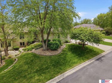 9134 Pioneer Court, Lincoln, NE 68520