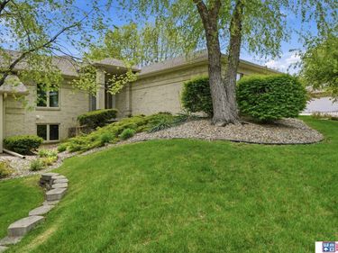 9134 Pioneer Court, Lincoln, NE 68520