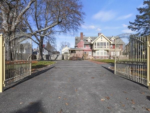 34 South Street, Brockton, MA 02301