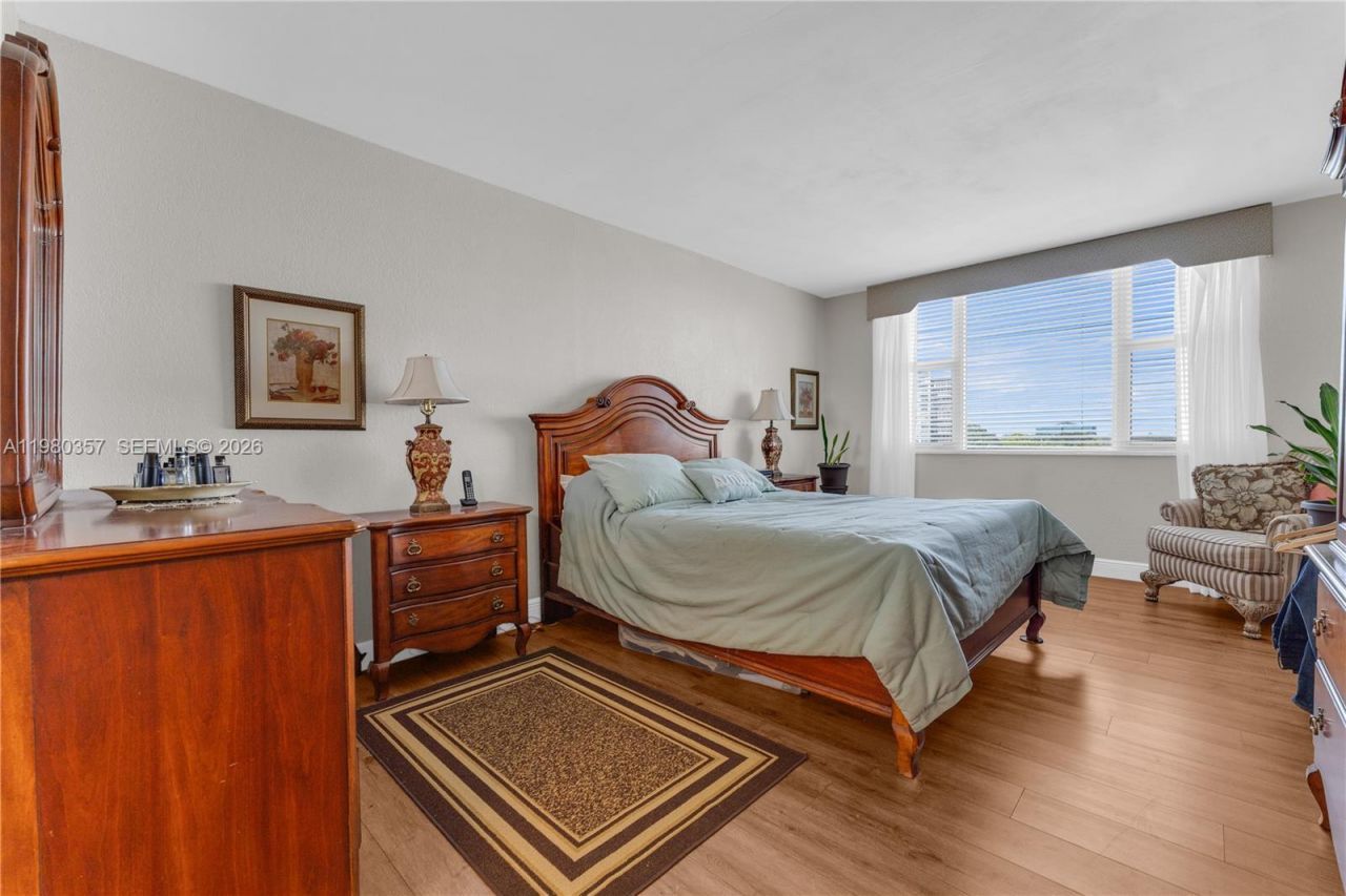 3800 Hillcrest Dr , Unit 511, Hollywood, FL 33021 Photo