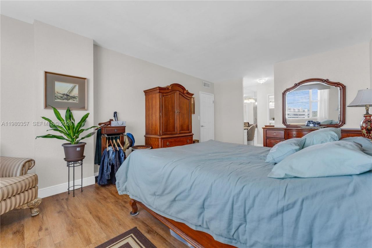 3800 Hillcrest Dr , Unit 511, Hollywood, FL 33021 Photo