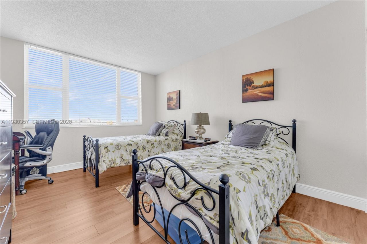 3800 Hillcrest Dr , Unit 511, Hollywood, FL 33021 Photo