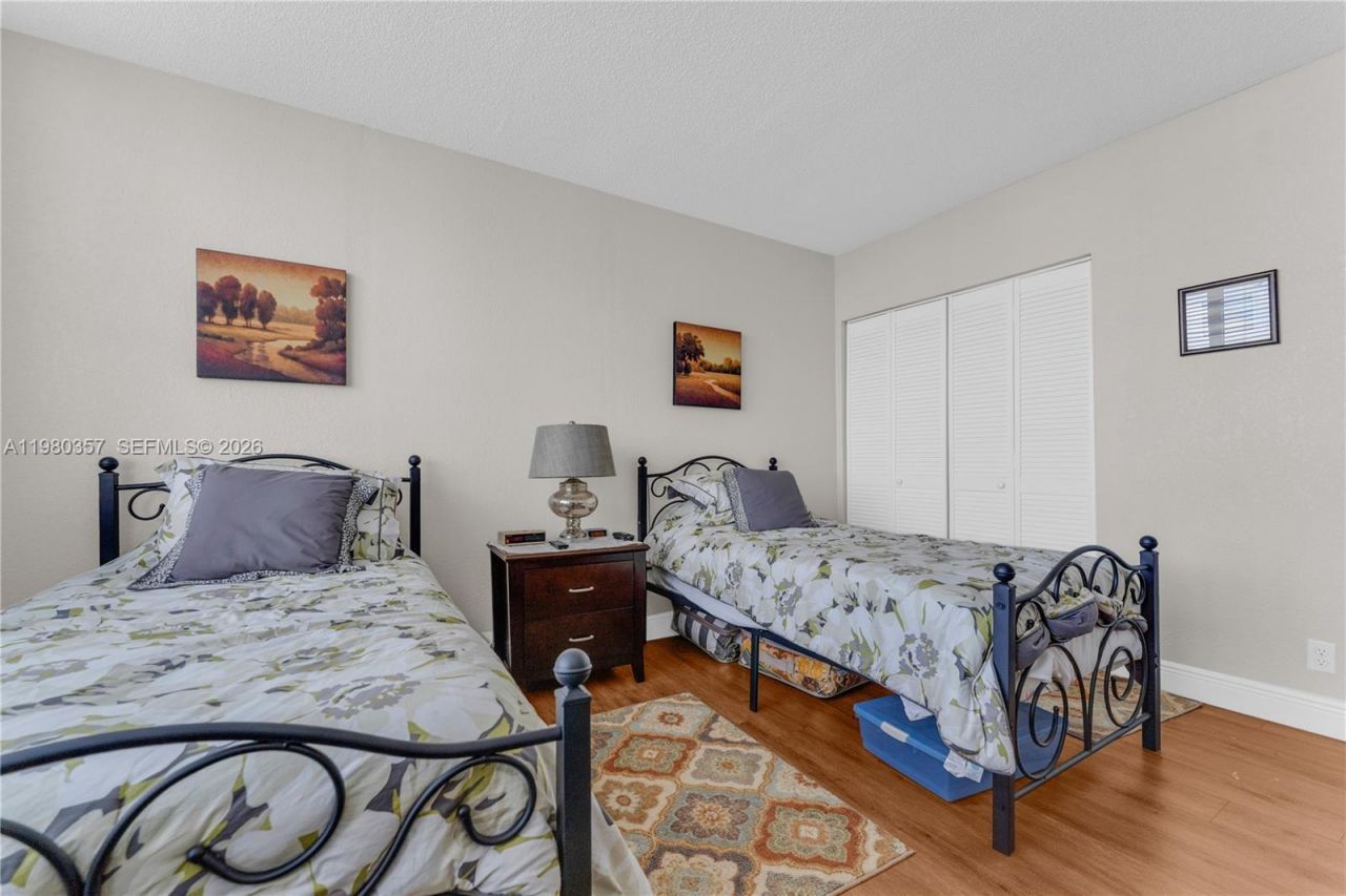 3800 Hillcrest Dr , Unit 511, Hollywood, FL 33021 Photo