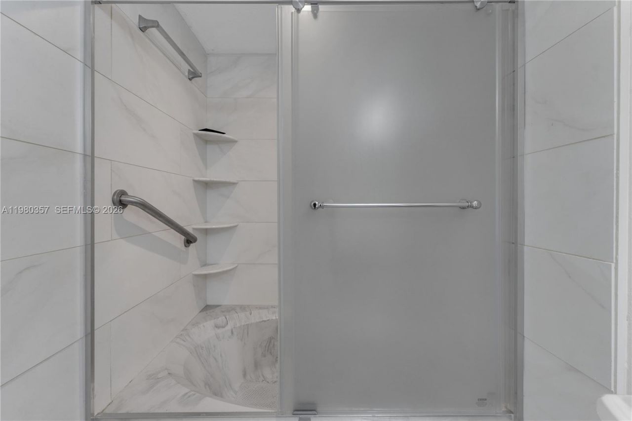 3800 Hillcrest Dr , Unit 511, Hollywood, FL 33021 Photo