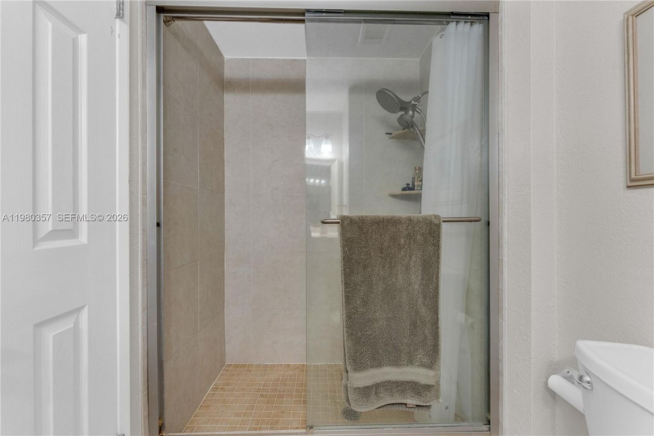 3800 Hillcrest Dr , Unit 511, Hollywood, FL 33021 Photo