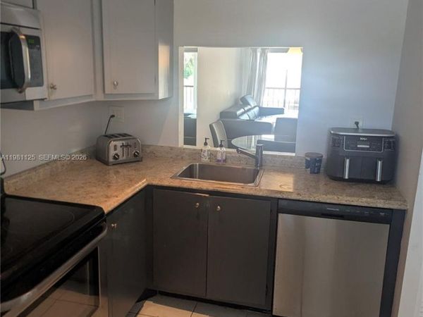 3920 Inverrary Blvd, Unit 204C, Lauderhill, FL 33319