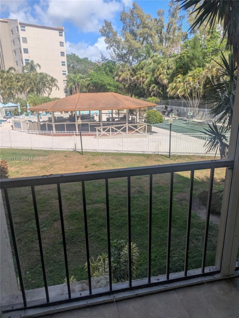 3920 Inverrary Blvd, Unit 204C, Lauderhill, FL 33319 Photo