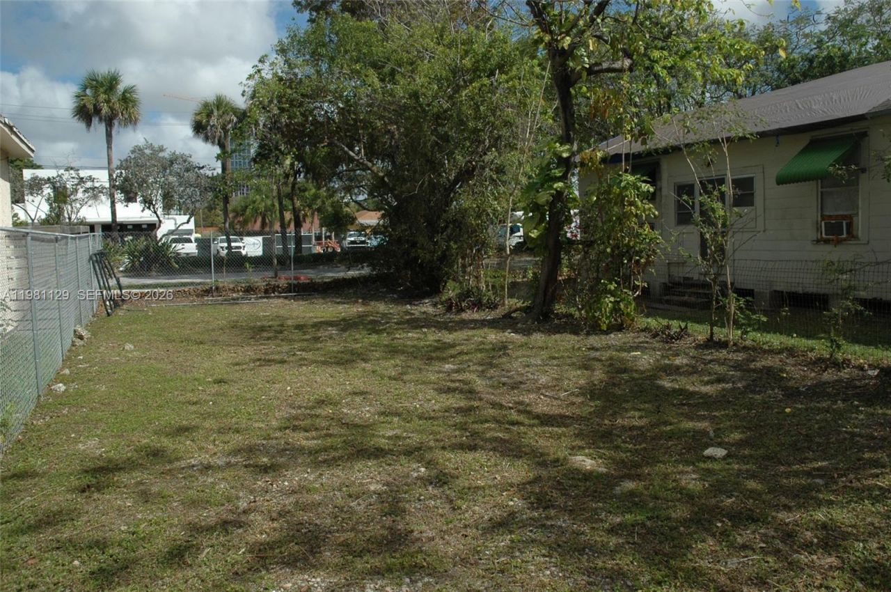 3817 Washington Ave, Miami, FL 33133 Photo