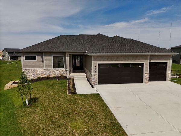 224 NE 60th Court, Ankeny, IA 50021