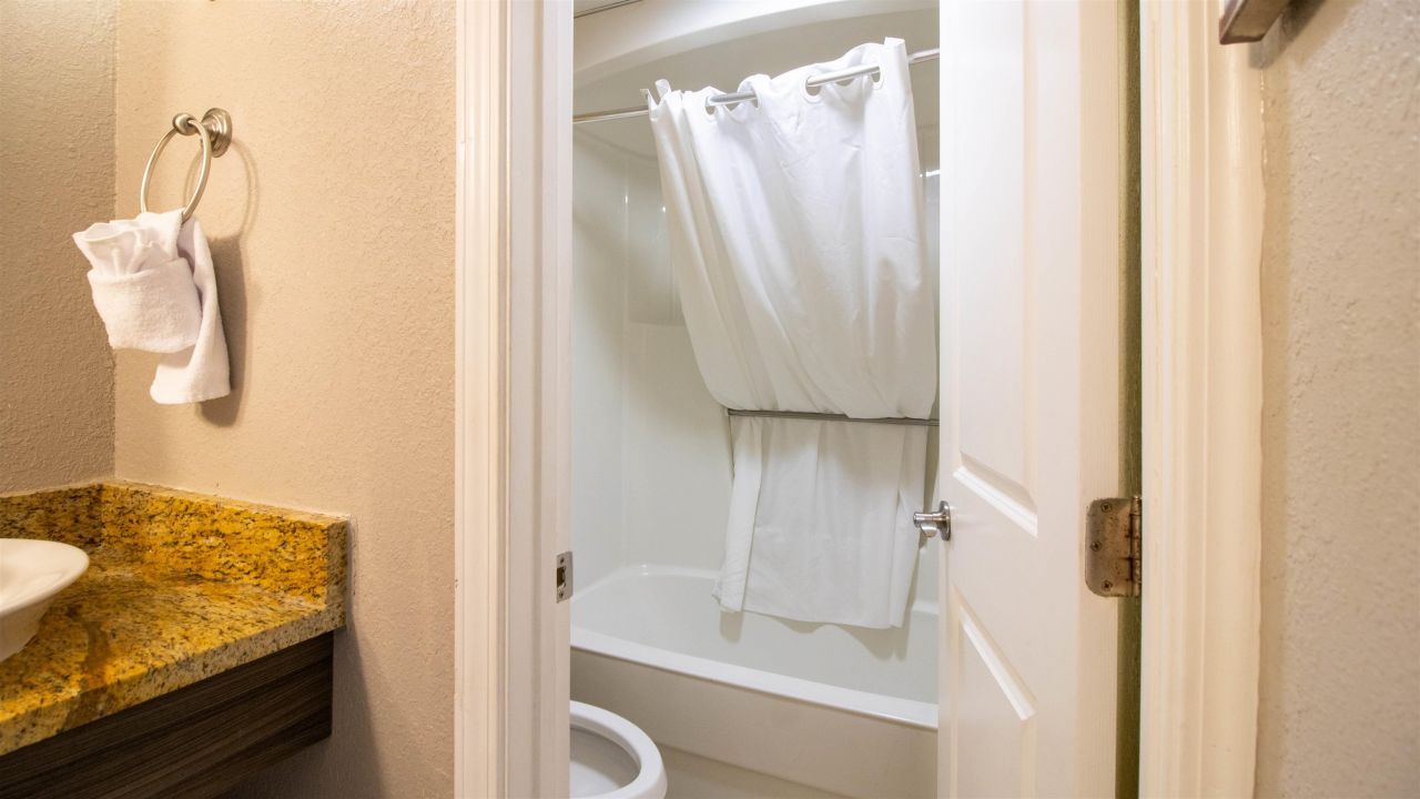 6900 Ocean Blvd. N Photo 12