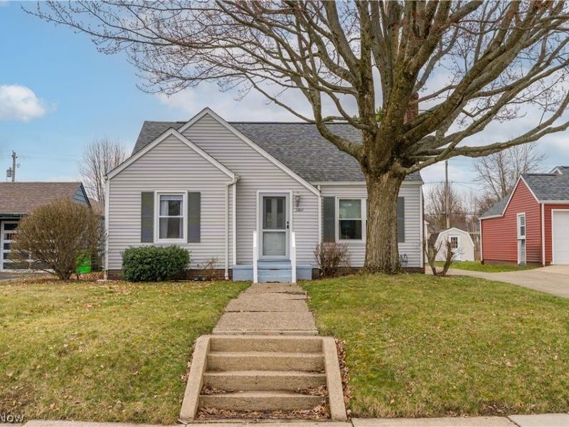 2464 S Freedom Avenue, Alliance, OH 44601 Photo 1