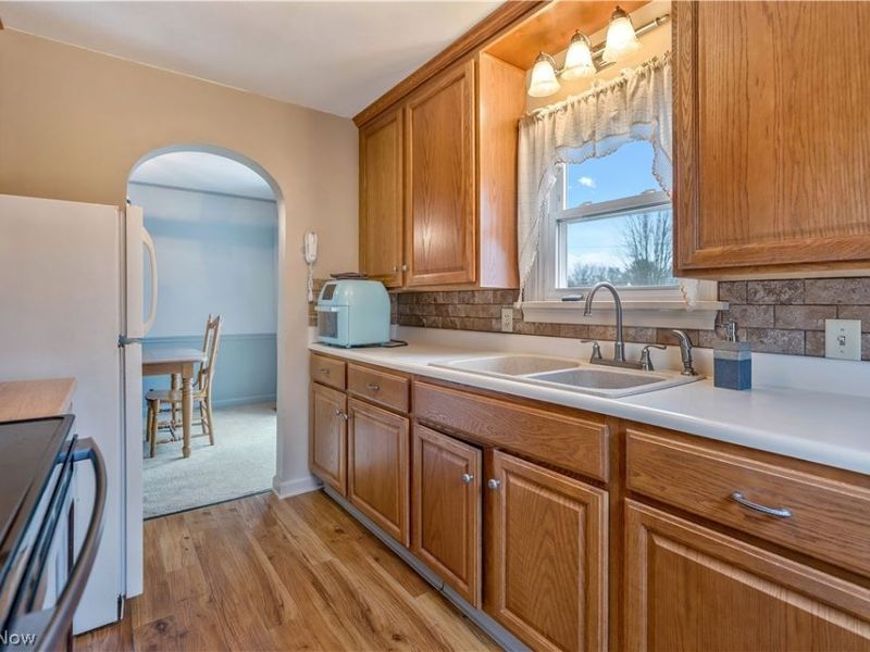 2464 S Freedom Avenue, Alliance, OH 44601 Photo 10