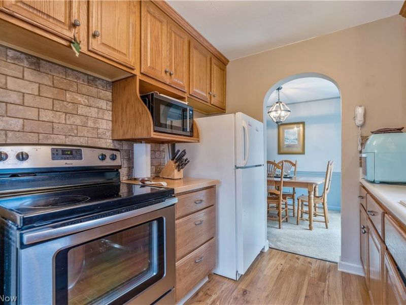 2464 S Freedom Avenue, Alliance, OH 44601 Photo 11