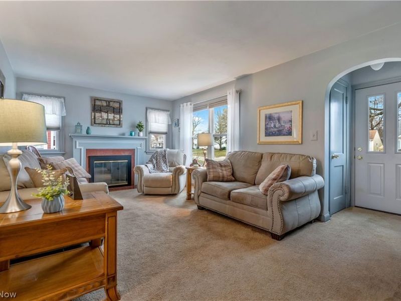 2464 S Freedom Avenue, Alliance, OH 44601 Photo 2