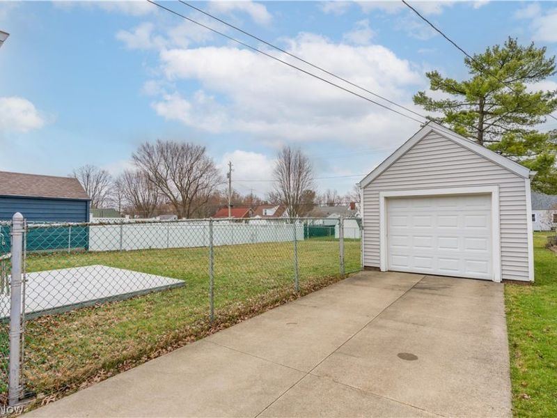 2464 S Freedom Avenue, Alliance, OH 44601 Photo 33