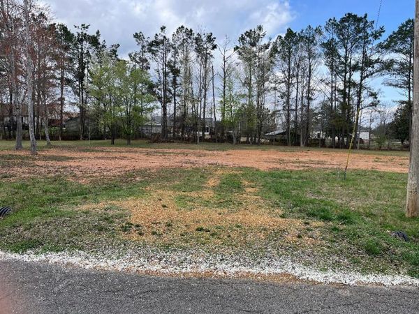 CR 438, Iuka, MS 38852