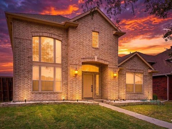 3945 Luke Lane , Carrollton, TX 75007