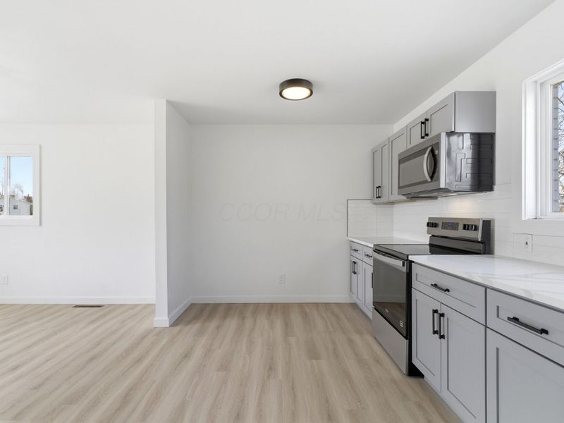 5308 Fullerton Drive , Columbus, OH 43232 Photo 13