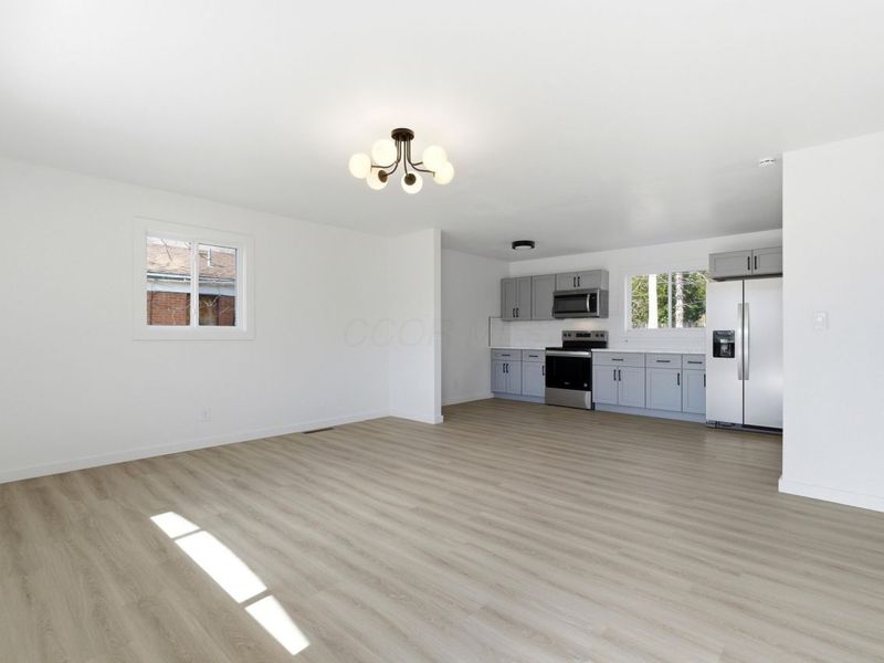 5308 Fullerton Drive , Columbus, OH 43232 Photo 8