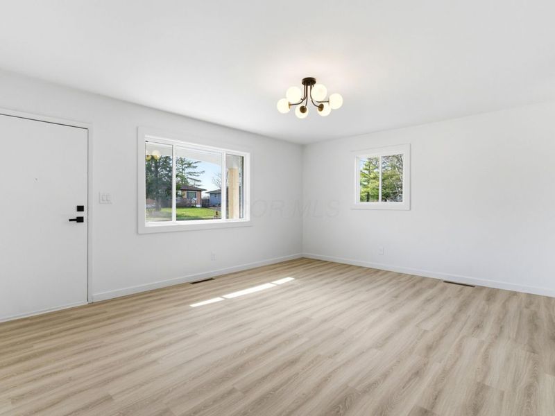 5308 Fullerton Drive , Columbus, OH 43232 Photo 9