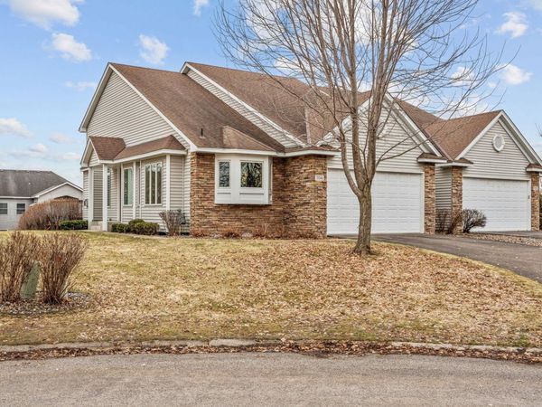 704 Crescent Curve, White Bear Lake, MN 55127