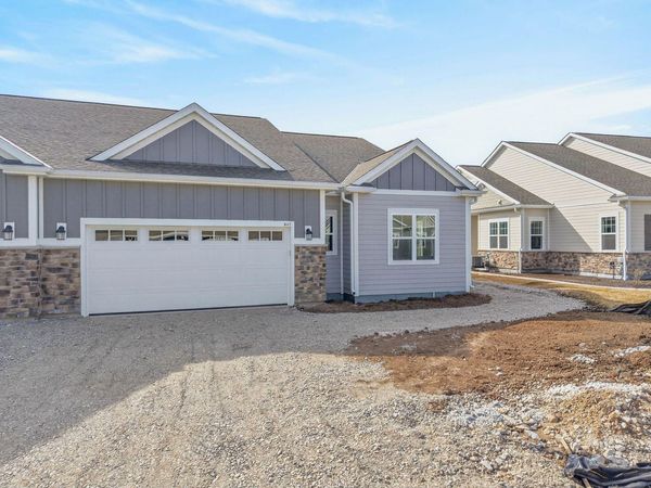 845 Stirling Dr, Unit Bldg 23, U, Oconomowoc, WI 53066