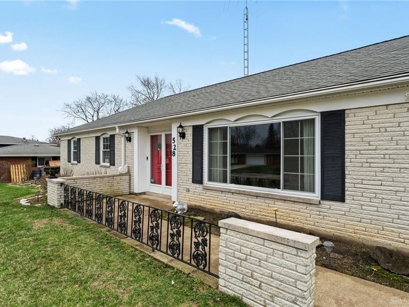 528 Blue Jay Drive, Vandalia, OH 45377 Photo 3