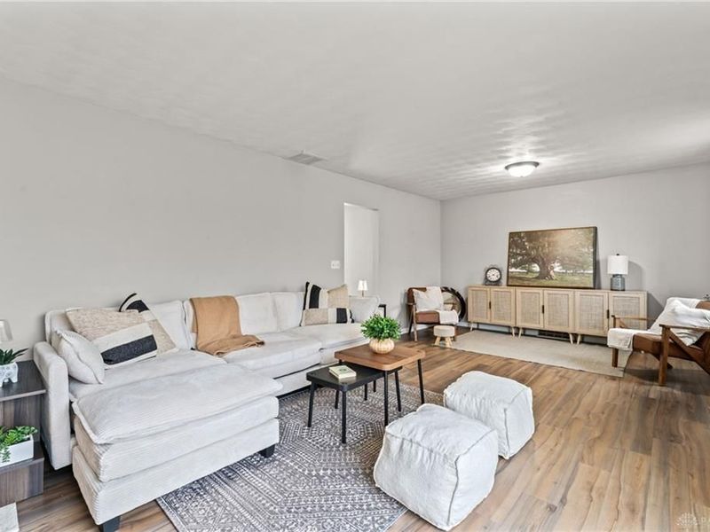 528 Blue Jay Drive, Vandalia, OH 45377 Photo 9