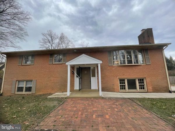 913 N HARRISON STREET, ARLINGTON, VA 22205