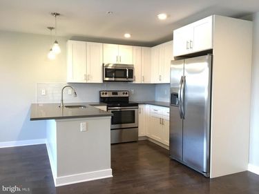 1228 32 W COLLEGE AVENUE, Unit 5, PHILADELPHIA, PA 19121