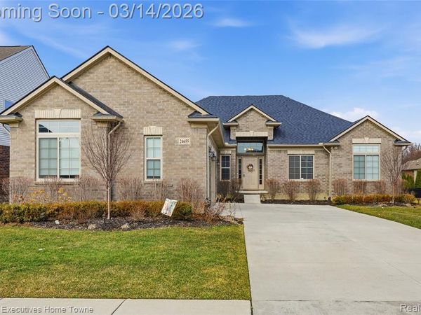 24655 Brookshire Drive, Macomb Twp, MI 48042