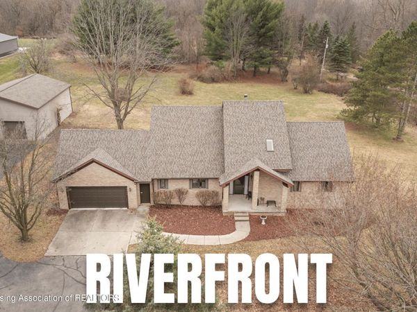 1840 E Round Lake Road, DeWitt, MI 48820