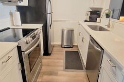 217 N Myrtle St. photo 4