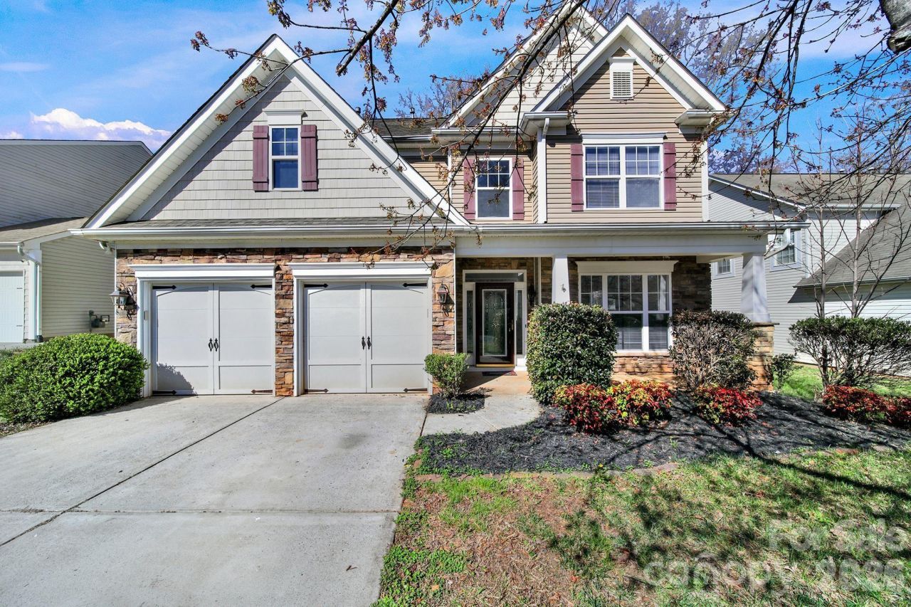 9911 Seven Oaks Drive, Charlotte, NC 28215 Main Photo