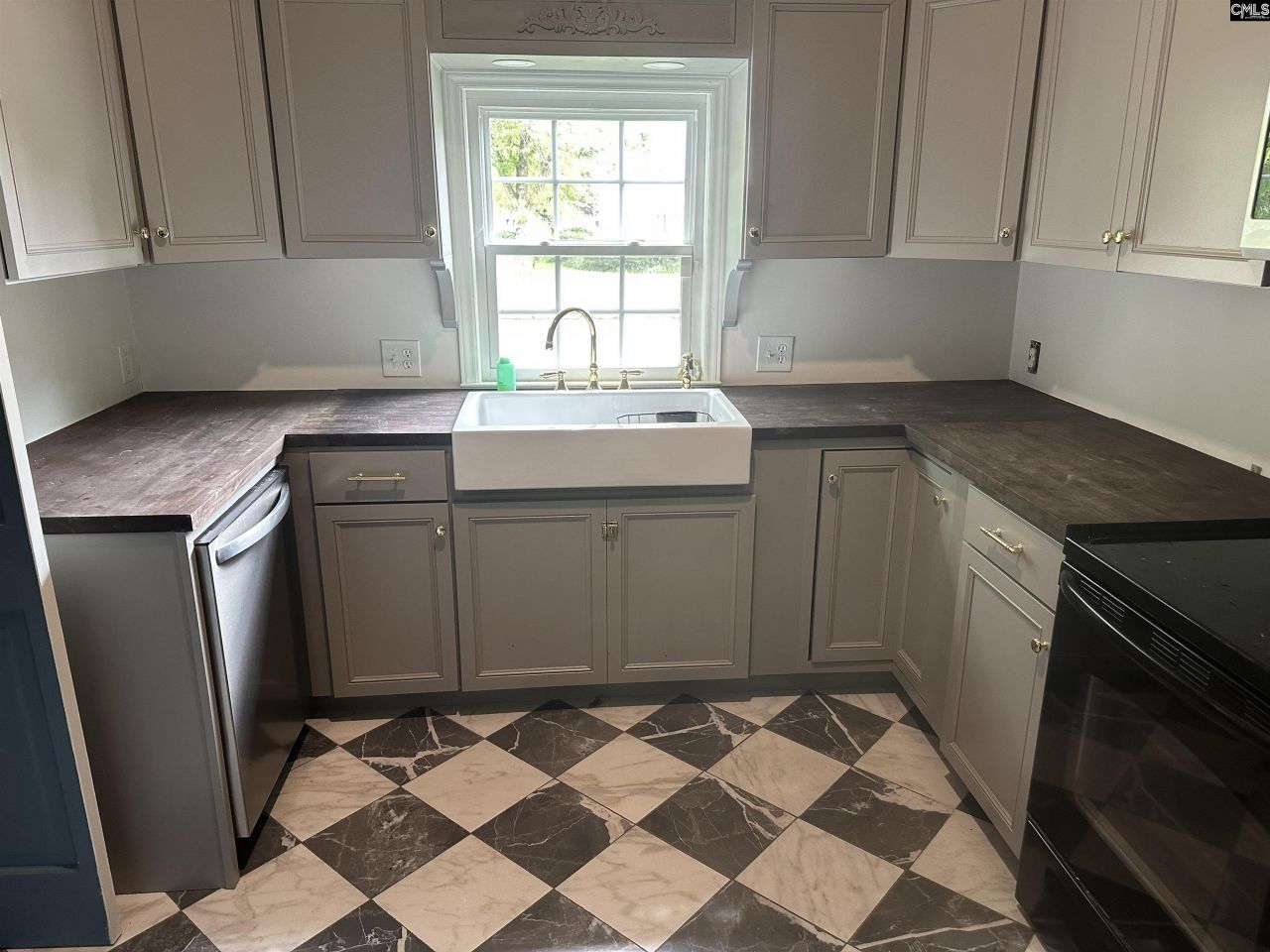 215 S Matson Street Photo 13