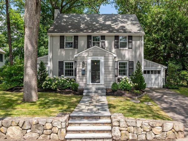 31 Martin Rd, Wellesley, MA 02481
