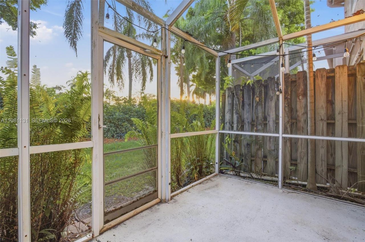 2066 Madeira Dr, Unit 2066, Weston, FL 33327 Photo