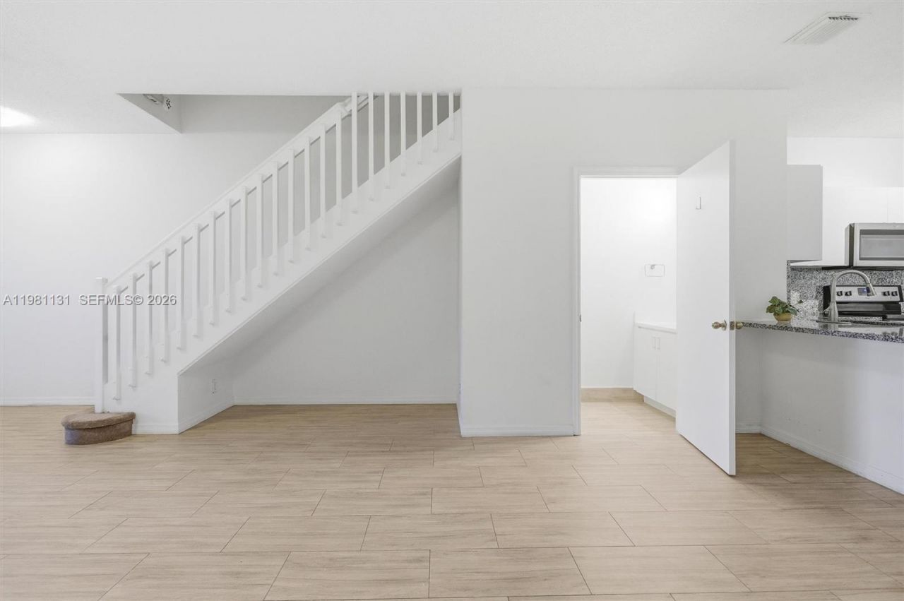 2066 Madeira Dr, Unit 2066, Weston, FL 33327 Photo