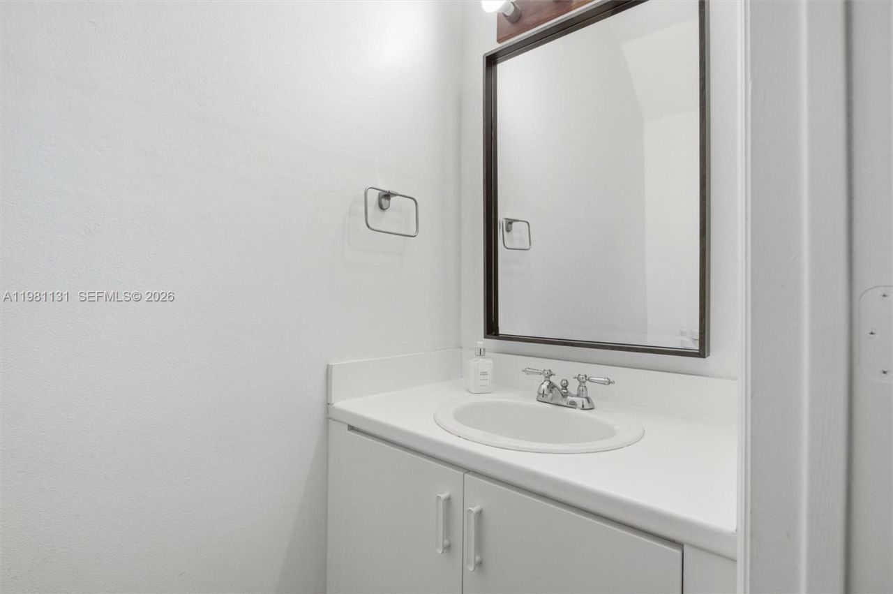 2066 Madeira Dr, Unit 2066, Weston, FL 33327 Photo