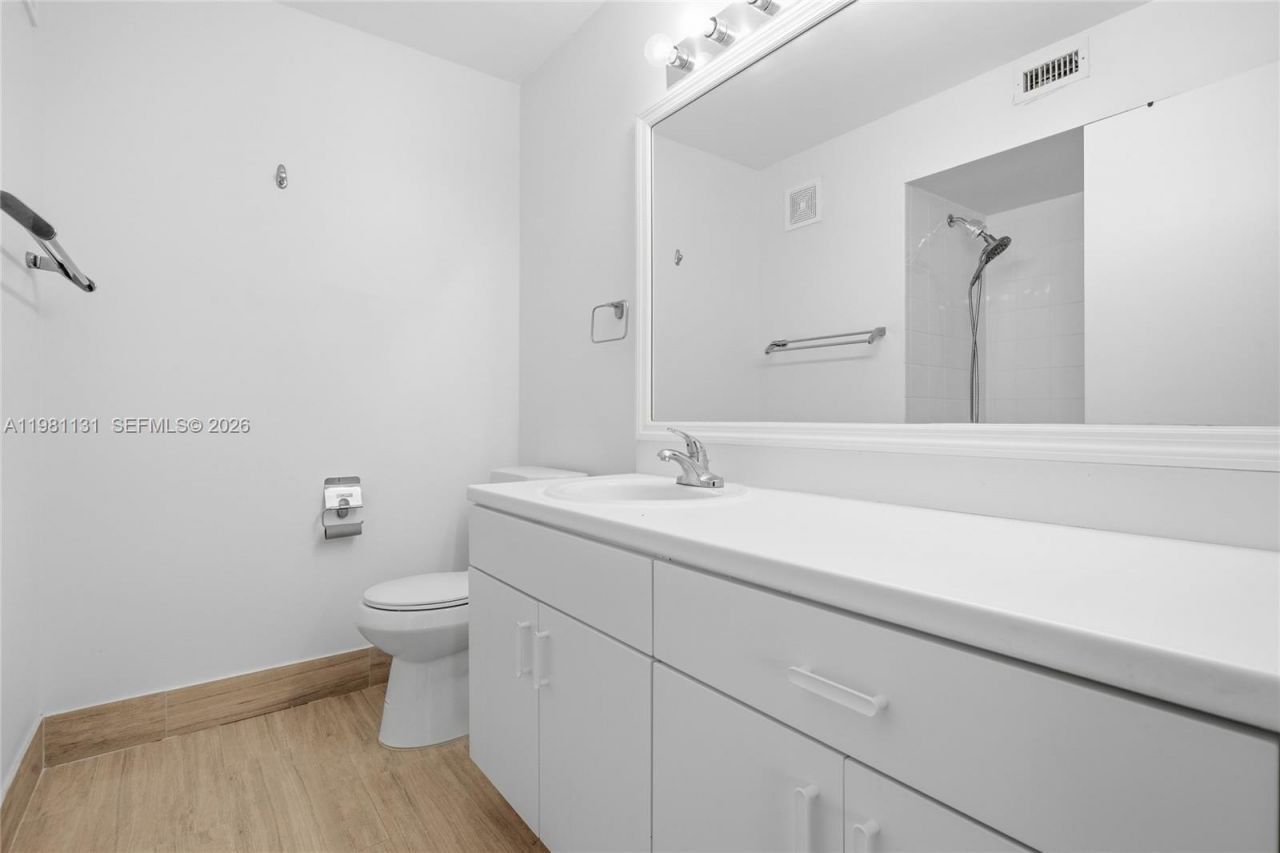 2066 Madeira Dr, Unit 2066, Weston, FL 33327 Photo