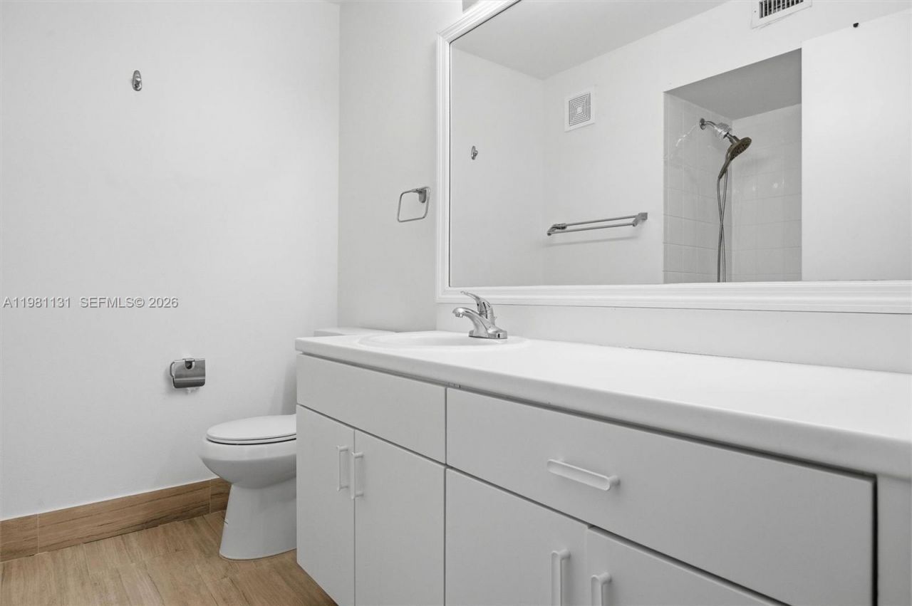 2066 Madeira Dr, Unit 2066, Weston, FL 33327 Photo