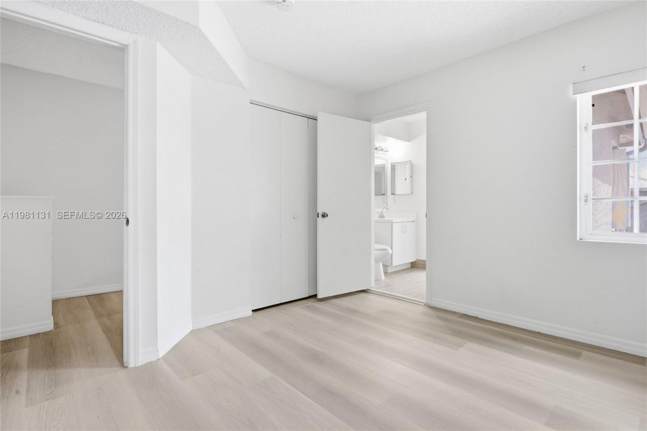 2066 Madeira Dr, Unit 2066, Weston, FL 33327 Photo