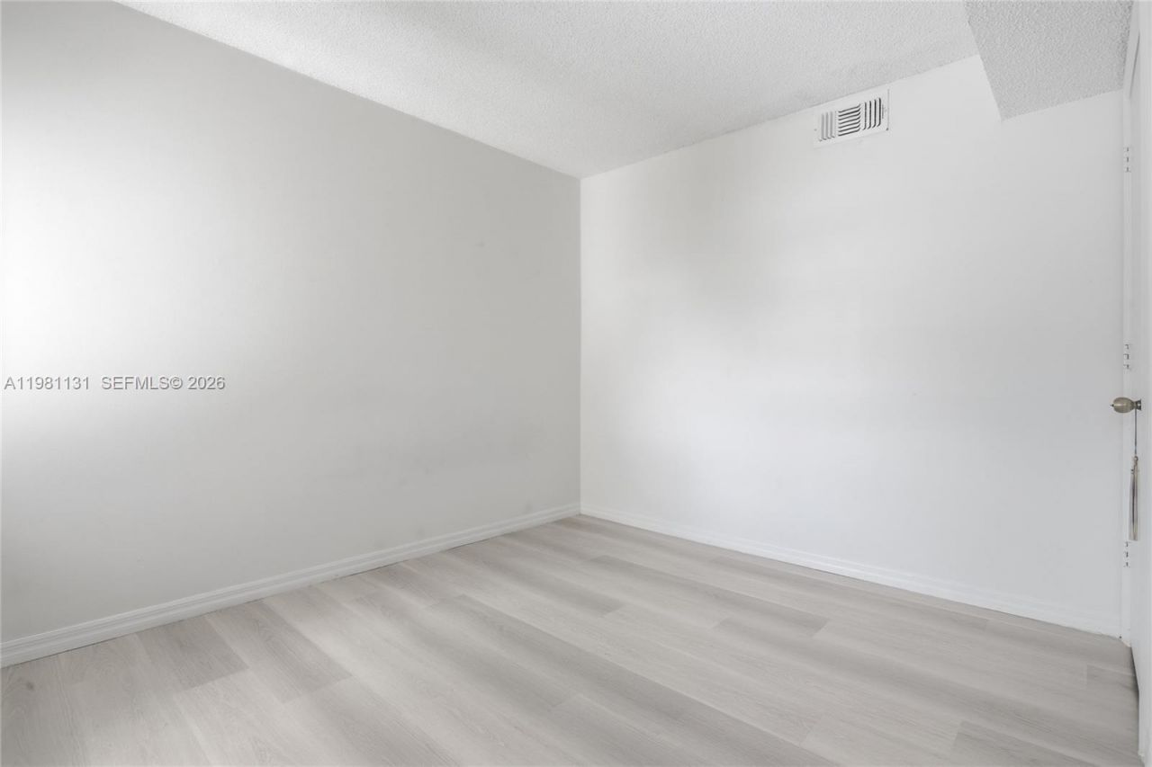 2066 Madeira Dr, Unit 2066, Weston, FL 33327 Photo