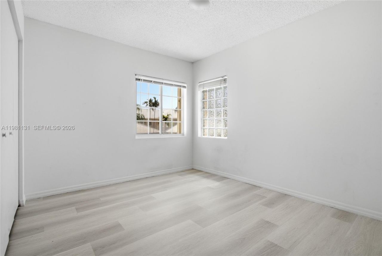 2066 Madeira Dr, Unit 2066, Weston, FL 33327 Photo
