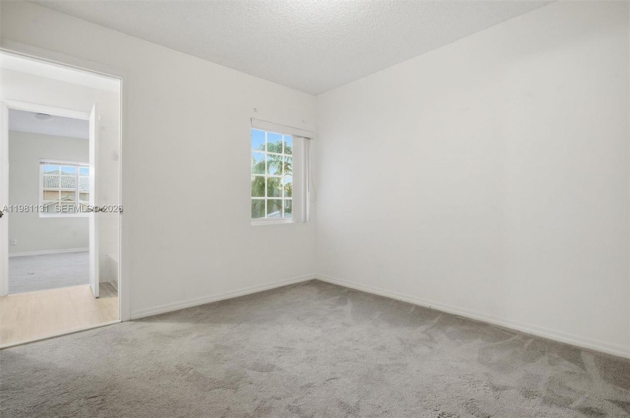 2066 Madeira Dr, Unit 2066, Weston, FL 33327 Photo