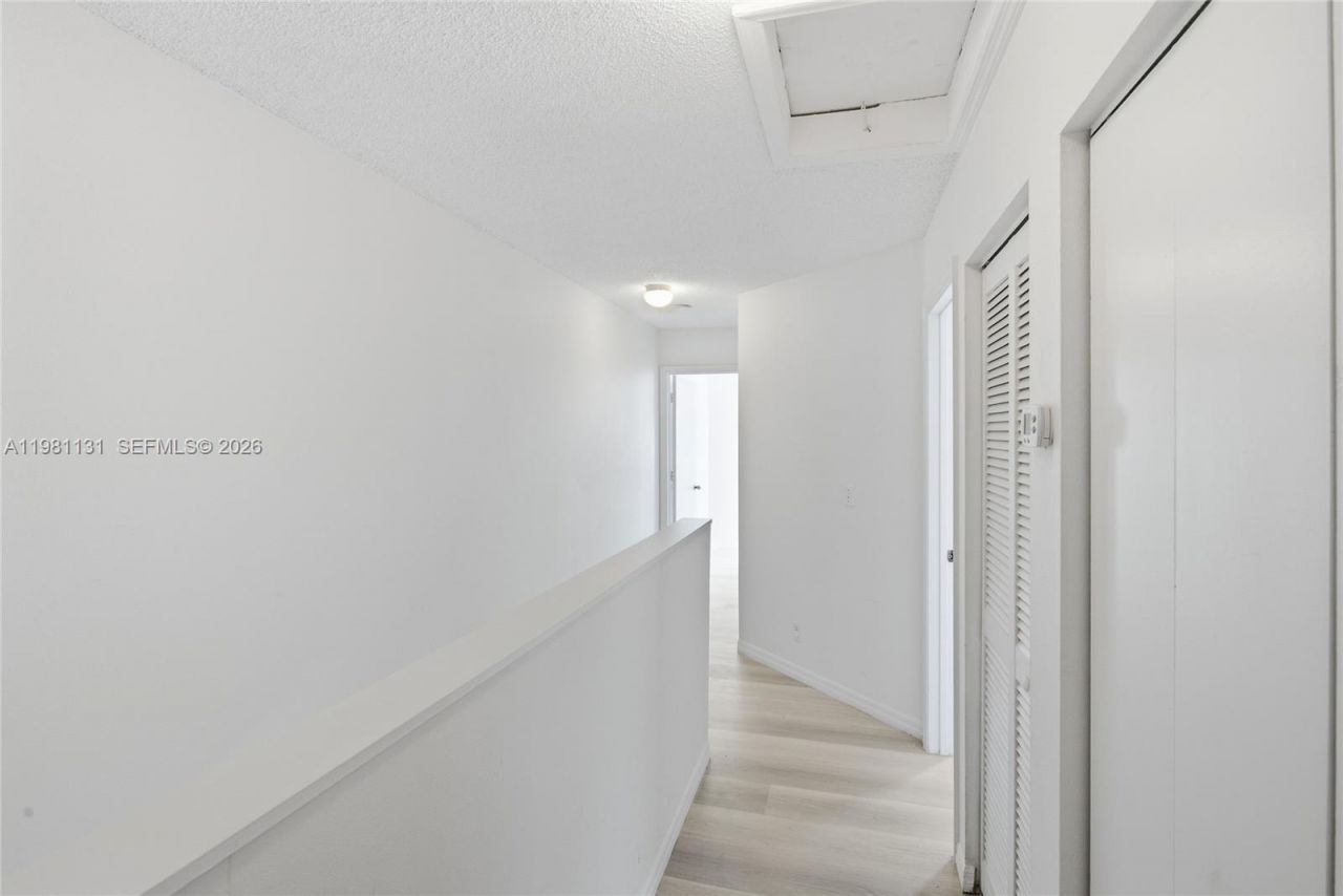 2066 Madeira Dr, Unit 2066, Weston, FL 33327 Photo