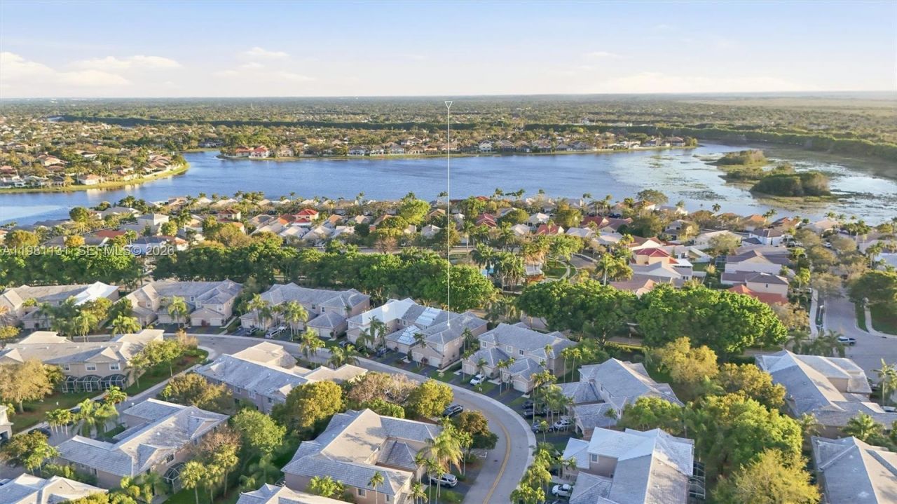 2066 Madeira Dr, Unit 2066, Weston, FL 33327 Photo