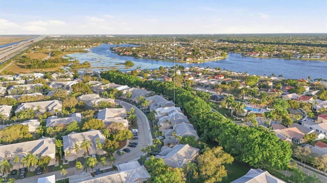 2066 Madeira Dr, Unit 2066, Weston, FL 33327 Photo