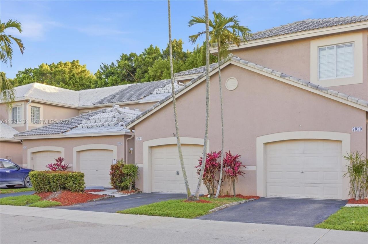 2066 Madeira Dr, Unit 2066, Weston, FL 33327 Photo